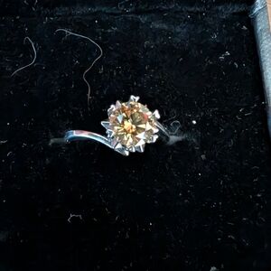 Elegant Silver and Gold Women's Ring